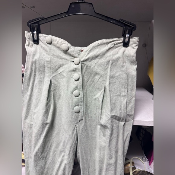 Set - Picture 2 of 3